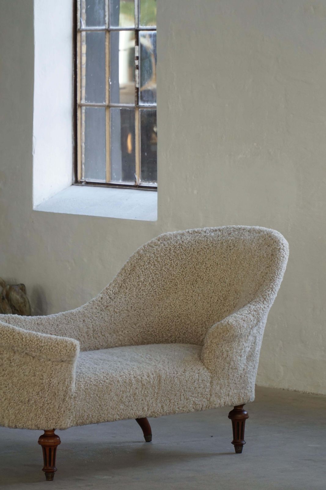 Antique Danish 19th Century Sculptural Chaise Longue, Reupholstered In Lambswool photo for sale