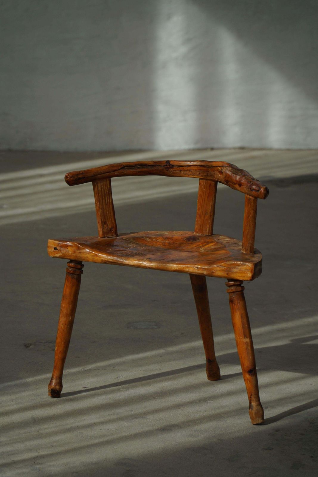 Early 20th Century, Scandinavian Folk Art Three Legged Chair In Pine, Wabi Sabi photo Furniture