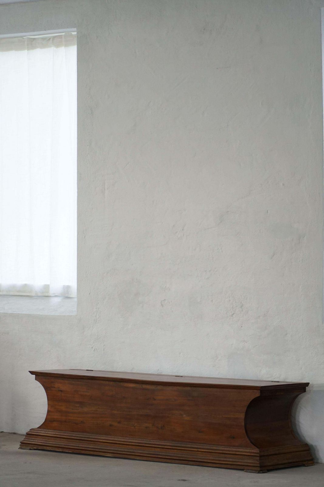 20th Century  Art Deco Storage Bench In Nutwood, By A Danish Cabinetmaker photo 3109.0