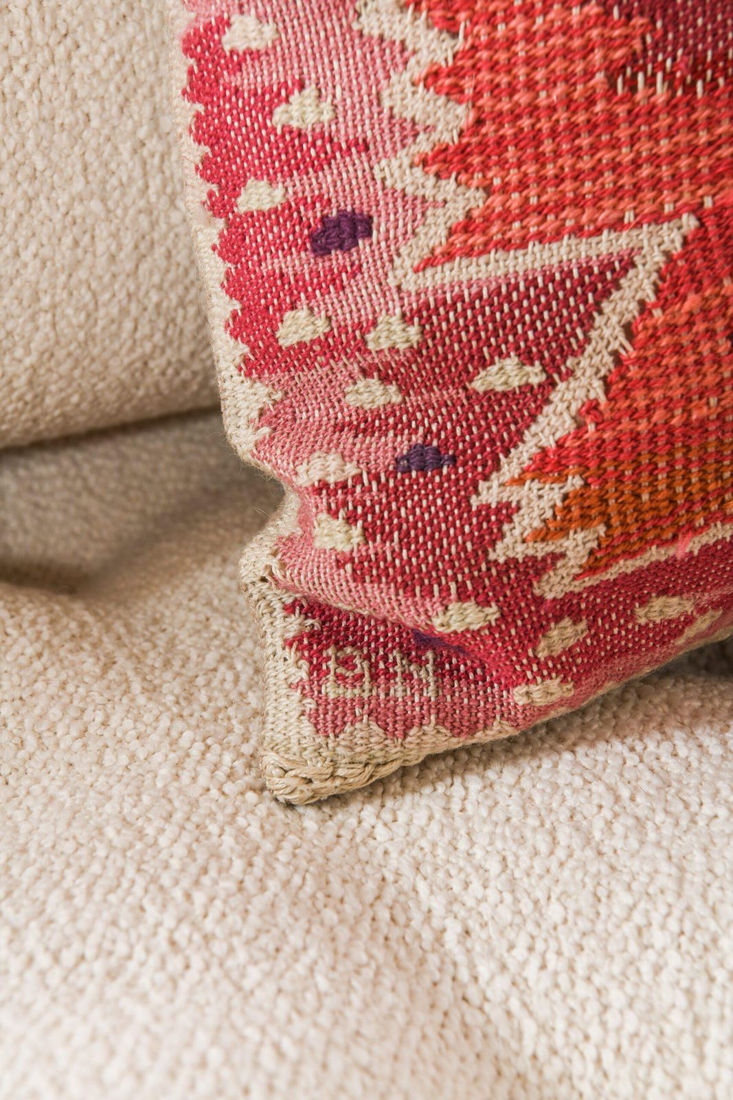 Pillow, 'Nejlikan Röd', In Wool By Barbro Nilsson, 1950 photo Textiles