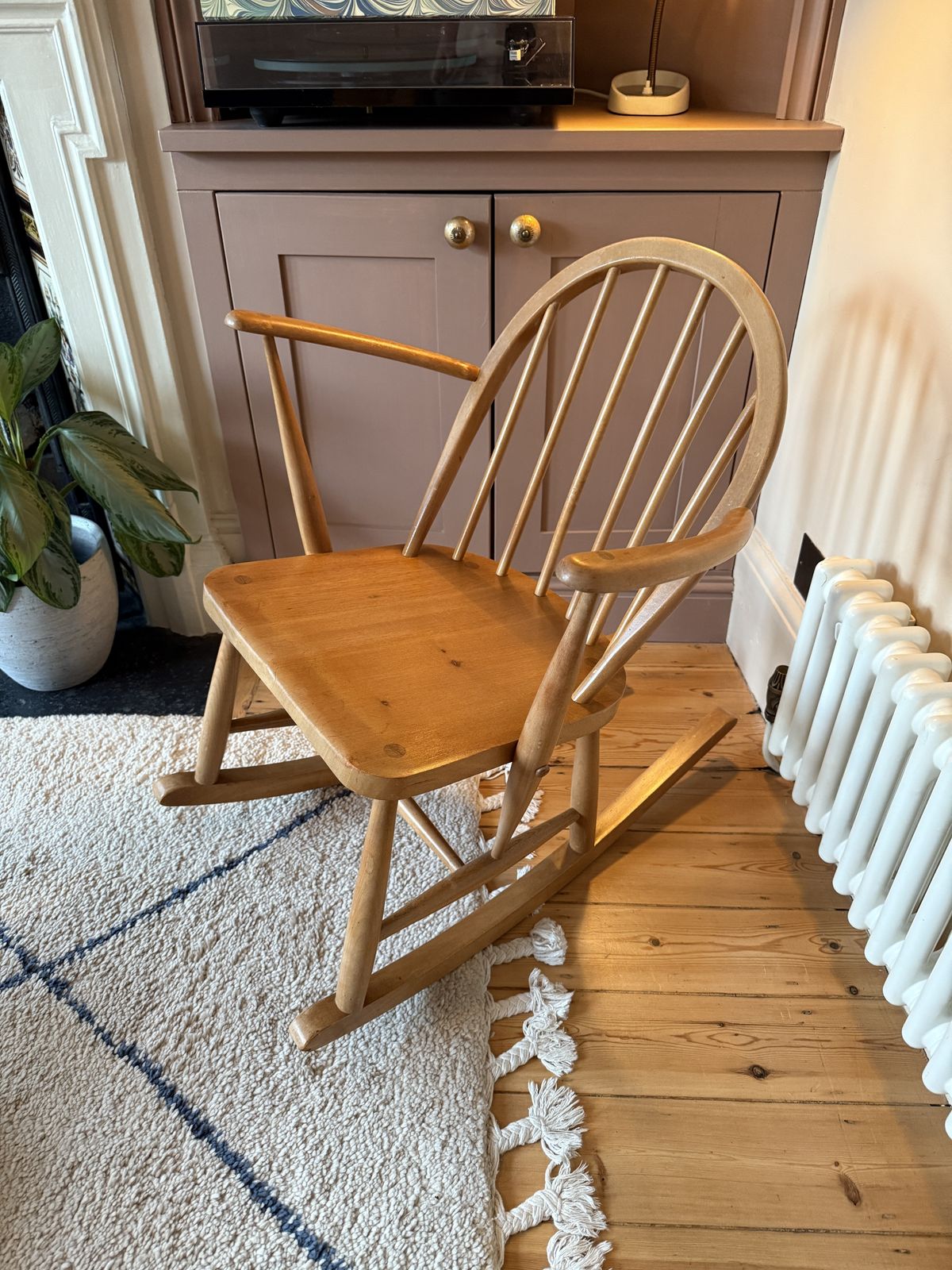 Ercol Windsor Elm Rocking Chair(s) 1950 1960s photo Furniture