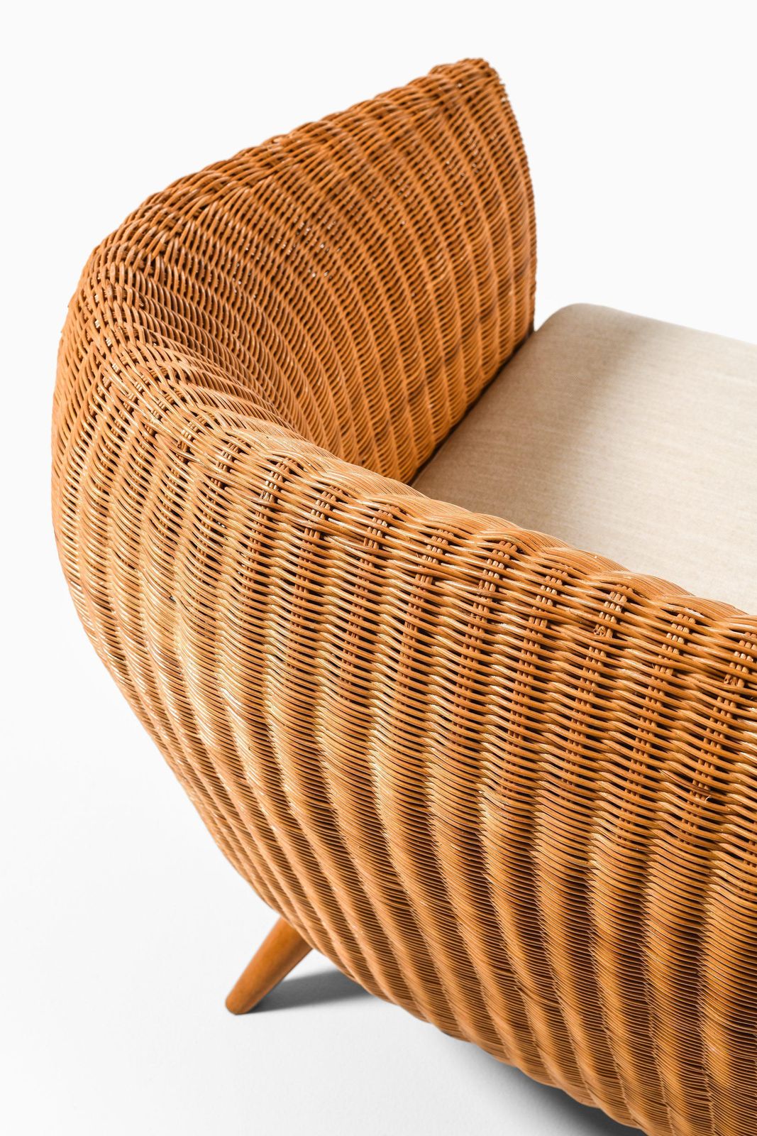 photo furniture Freestanding Sofa In Rattan, Beech And Reupholstered Fabric, 1960's