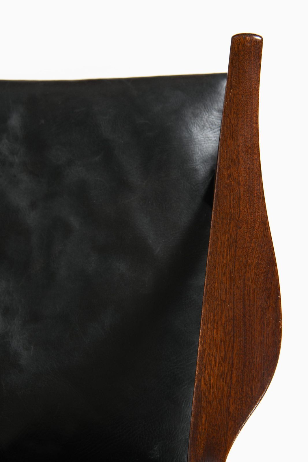 Pair Of Easy Chairs / Armchairs In Mahogany And Leather By Hans Wegner, 1950's photo 10138.0