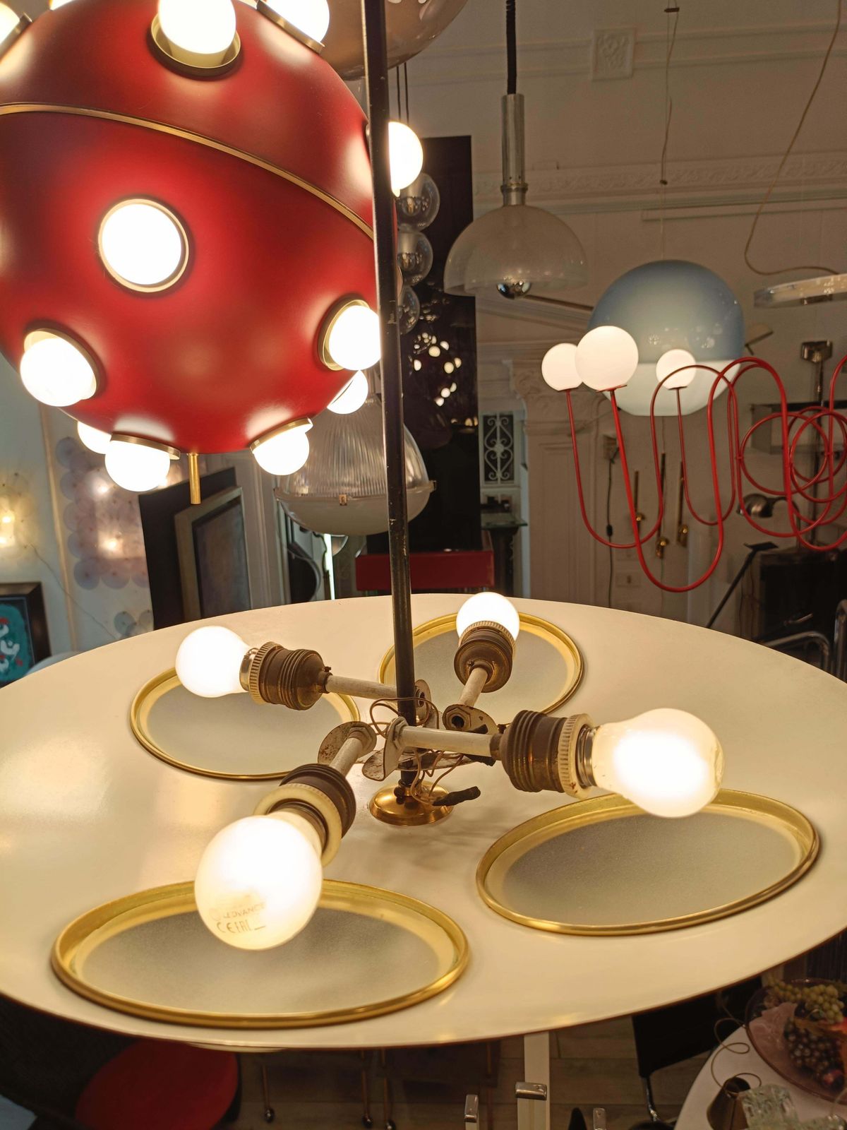 photo furniture Lumen Milano Lampada A Sospensione In Metallo Laccato Bordeaux, Italia 1950s