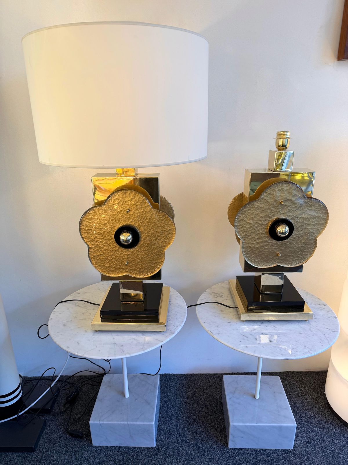 Contemporary Pair Of Brass And Murano Glass Big Gold Flowers Lamps, Italy photo for sale