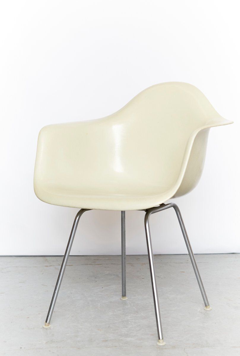 Off White Dax Fiberglass Chair By Charles & Ray Eames For Herman Miller, 1970s photo furniture