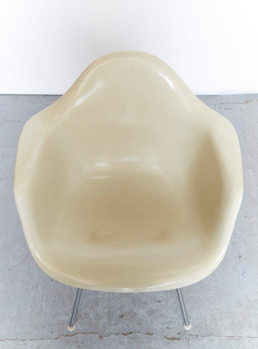 photo buy Off White Dax Fiberglass Chair By Charles & Ray Eames For Herman Miller, 1970s