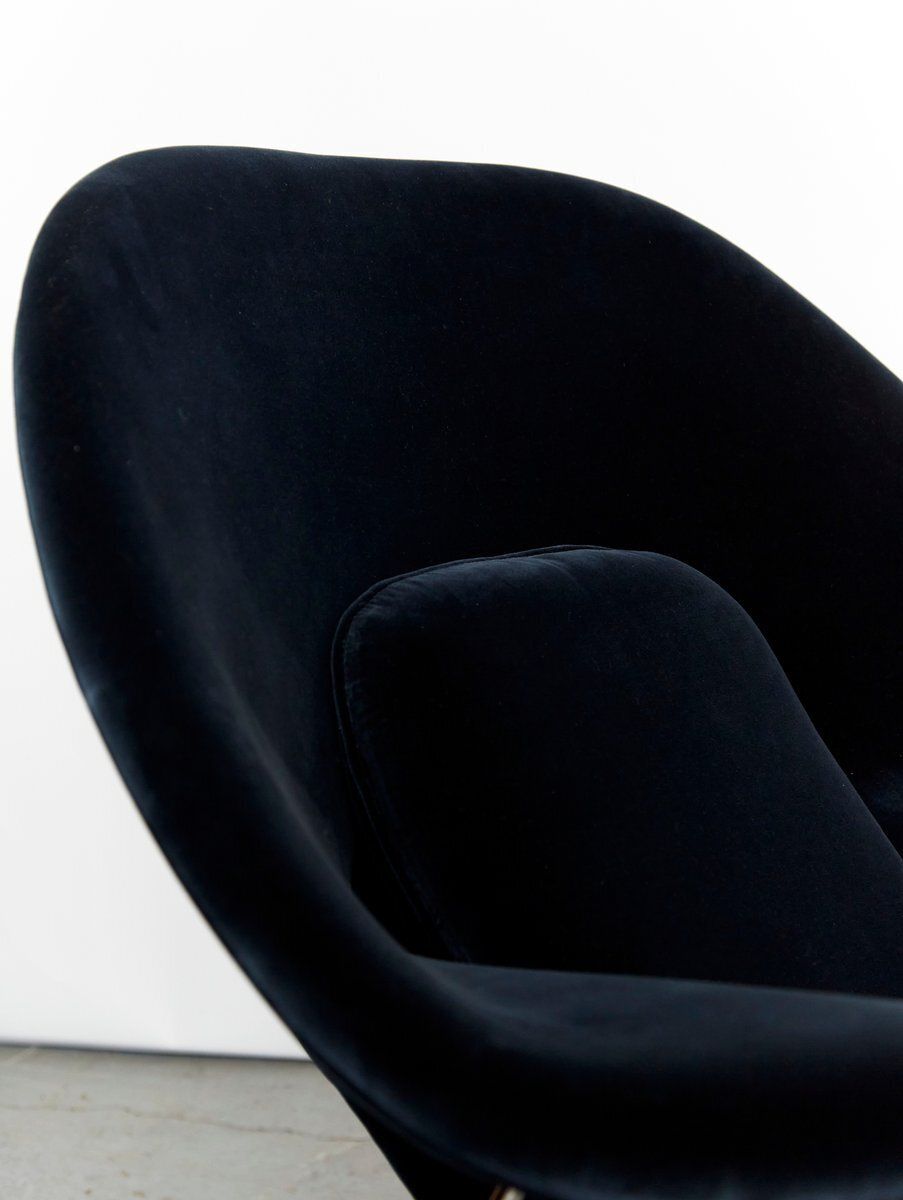 Womb Chair By Eero Saarinen For Knoll International photo 3461.0