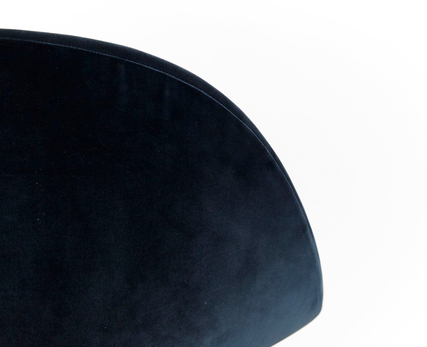 Furniture Womb Chair By Eero Saarinen For Knoll International photo