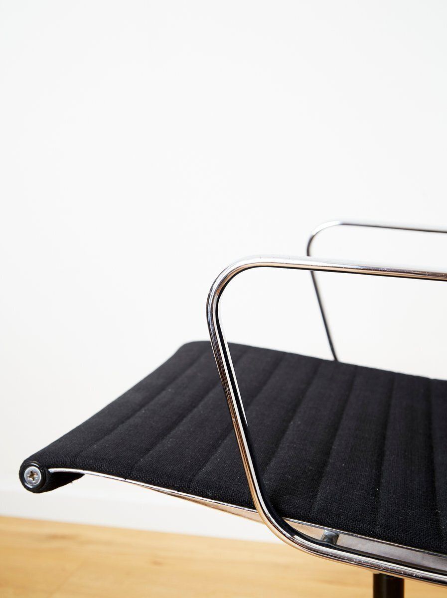 Ea 108 Swivel Chair By Charles & Ray Eames For Herman Miller photo for sale