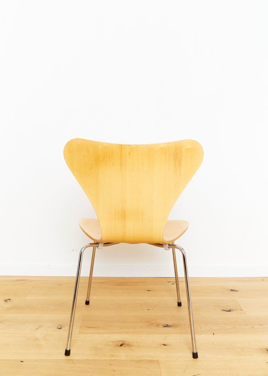 Furniture 3107 Series 7 Chairs By Arne Jacobsen For Fritz Hansen, 2002 photo