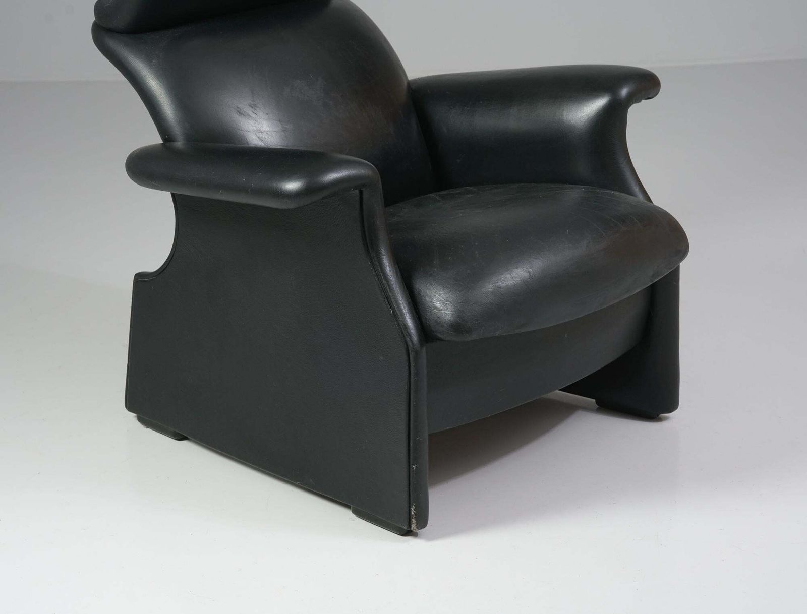 Model Viscontea Armchair, Achille & Pier Catiglioni, Studio Simon, Italy, 1960s photo for sale