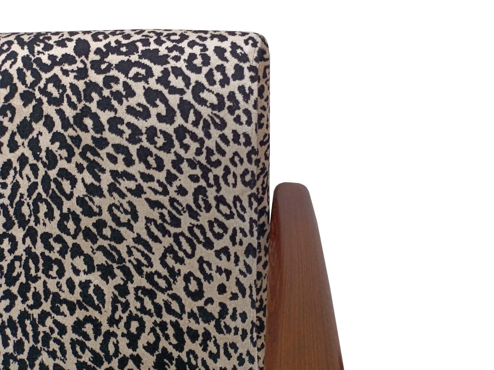 Pair Of Mid Century Beige Leopard Armchairs, Gfm 142, Edmund Homa, 1960s photo vinterior