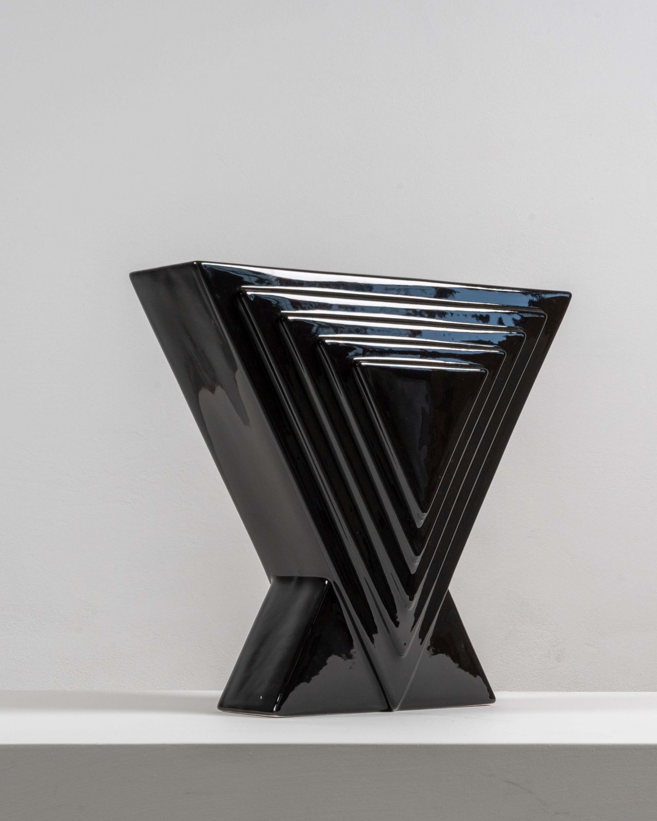 Ettore Sottsass Y29 Vase In Black Enameled Ceramic Yantra Series Poltronova 70s photo Home Decor