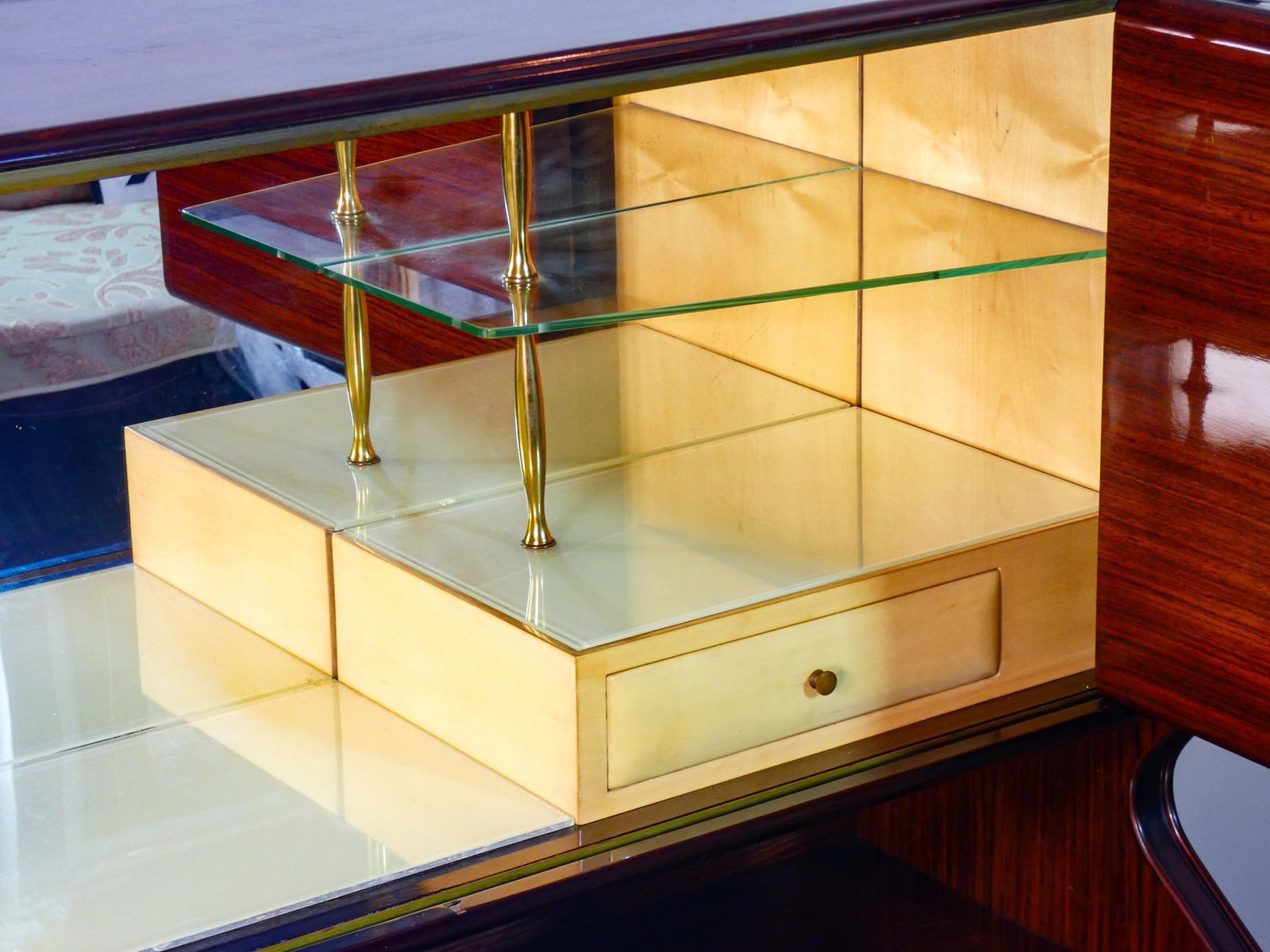 2828.0 Credenza, Mobile Bar Sideboard, Design Osvaldo Borsani. Italia, Anni 50 photo