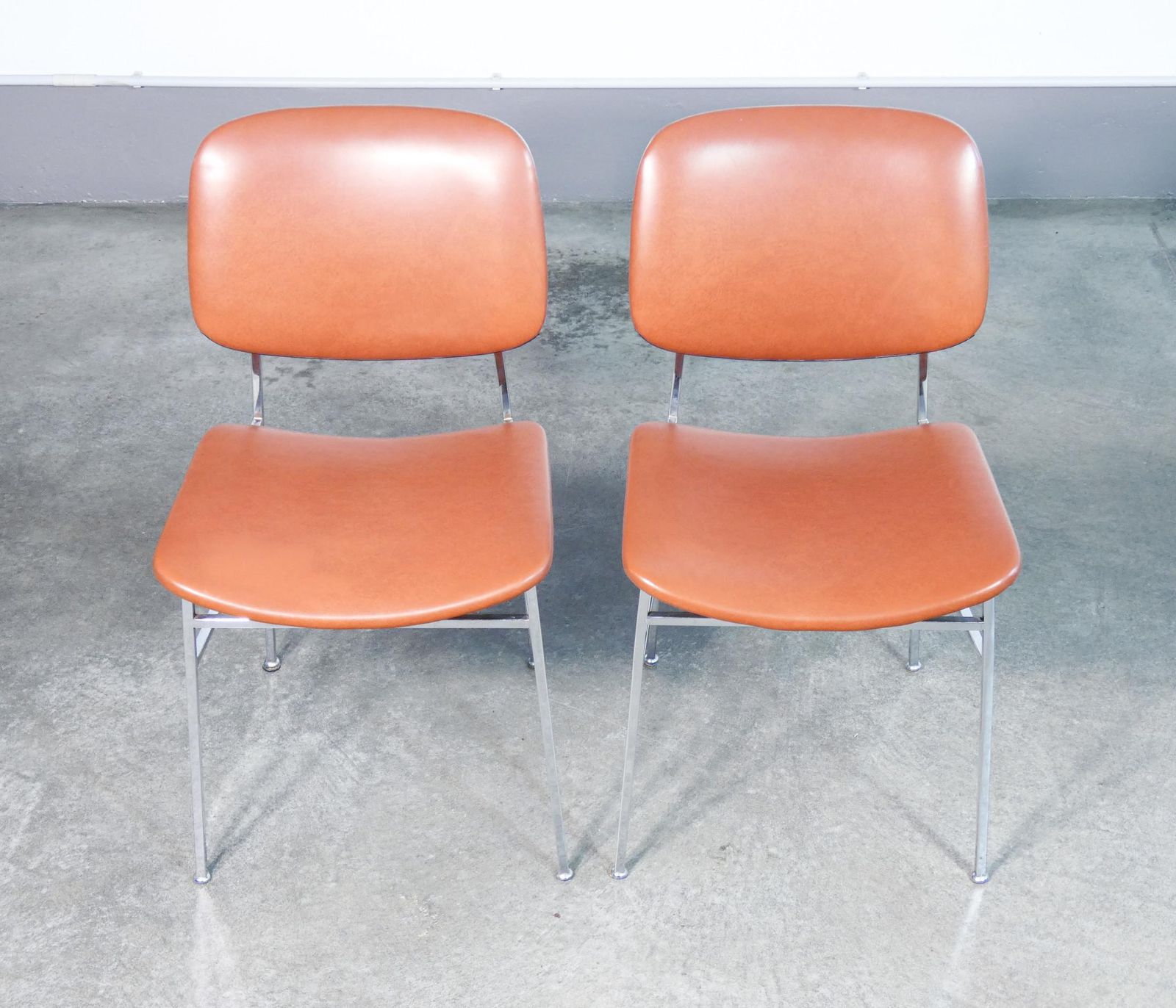 Set Of Six Italian Design Chairs From The 1960s, Made Of Chrome Metal And Skai photo vintage