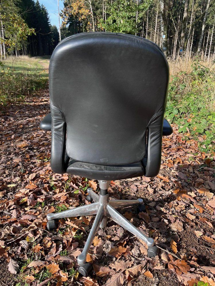 Desk Armchair In Leather By Herman Miller photo vinterior