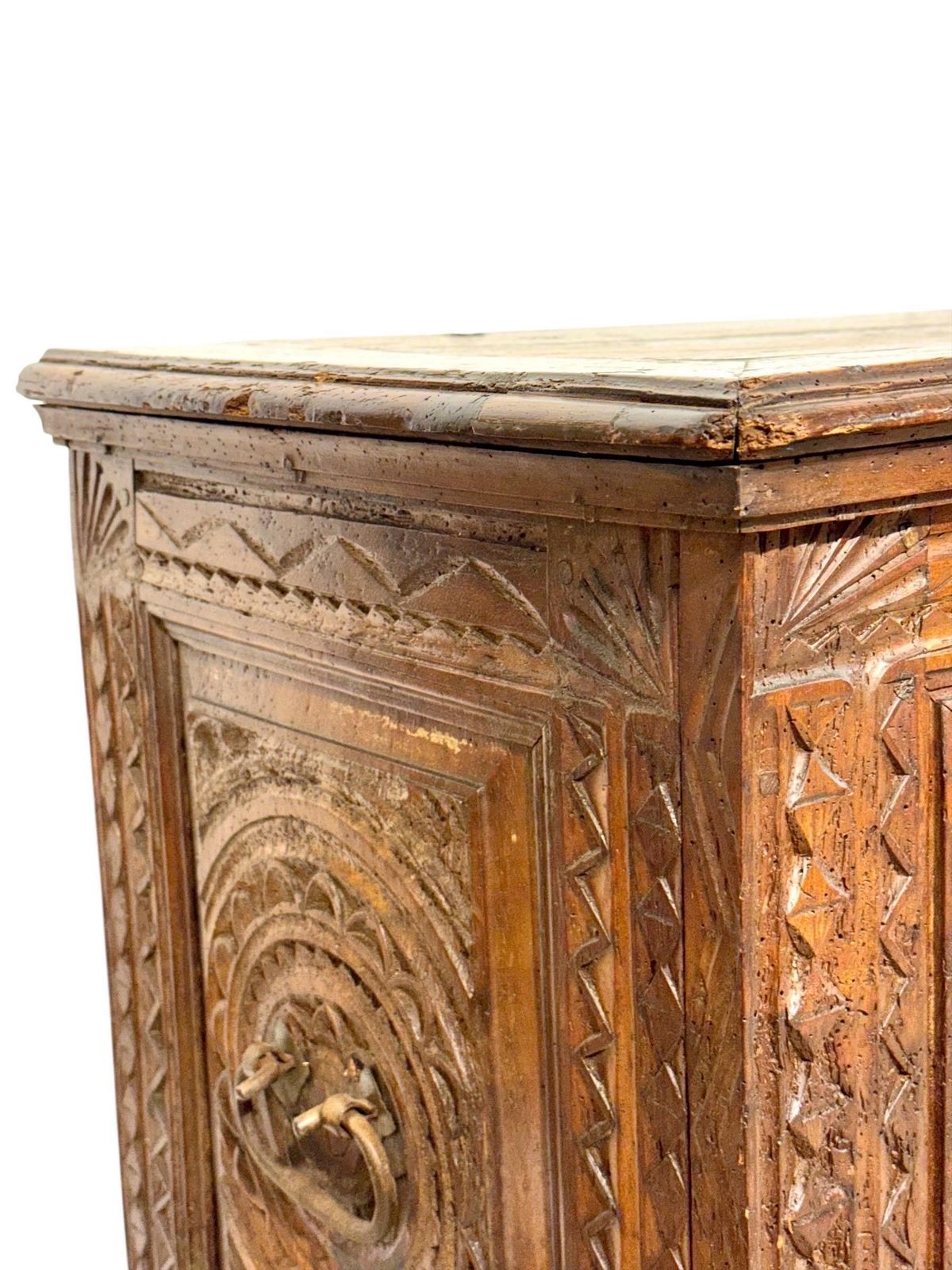 Spanish Renaissance Carved Oak Coffer, Circa 1600 photo vinterior