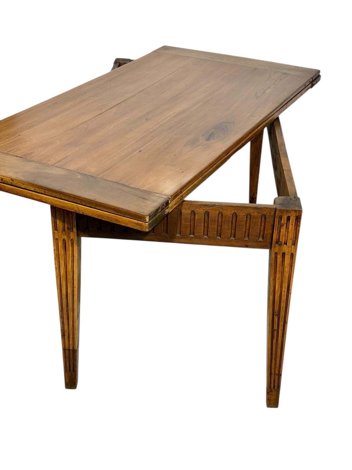 18th Century Louis XVI Walnut Table With Fluted Carvings photo vinterior