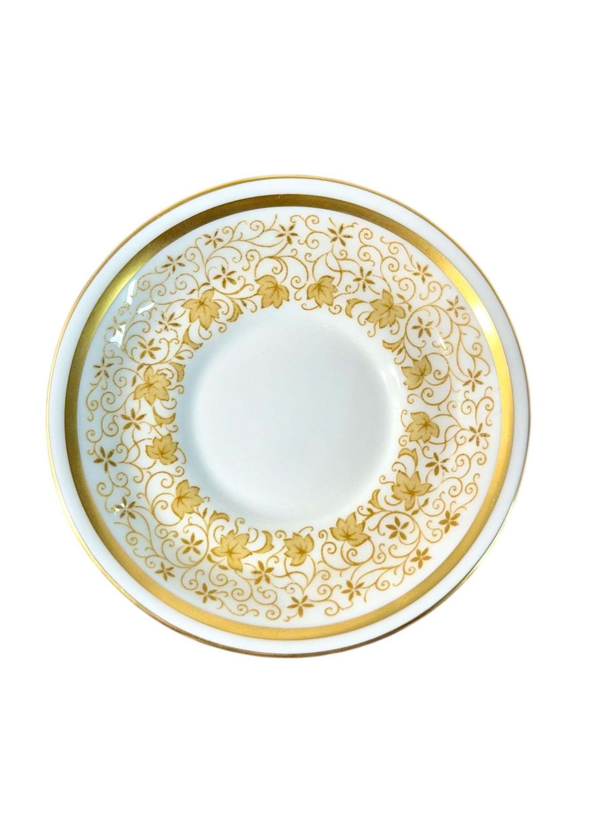 44 Piece Royal Tuscan Gold And White Bone China Coffee & Tea Service photo vinterior