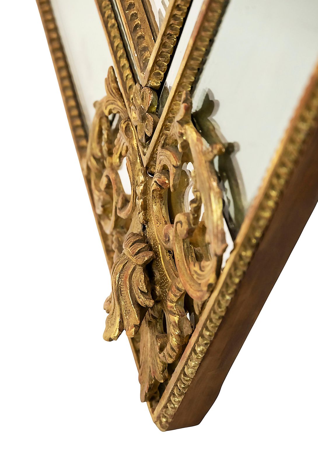French Carved Giltwood Wall Mirror, 18th Century Régence Period photo vinterior