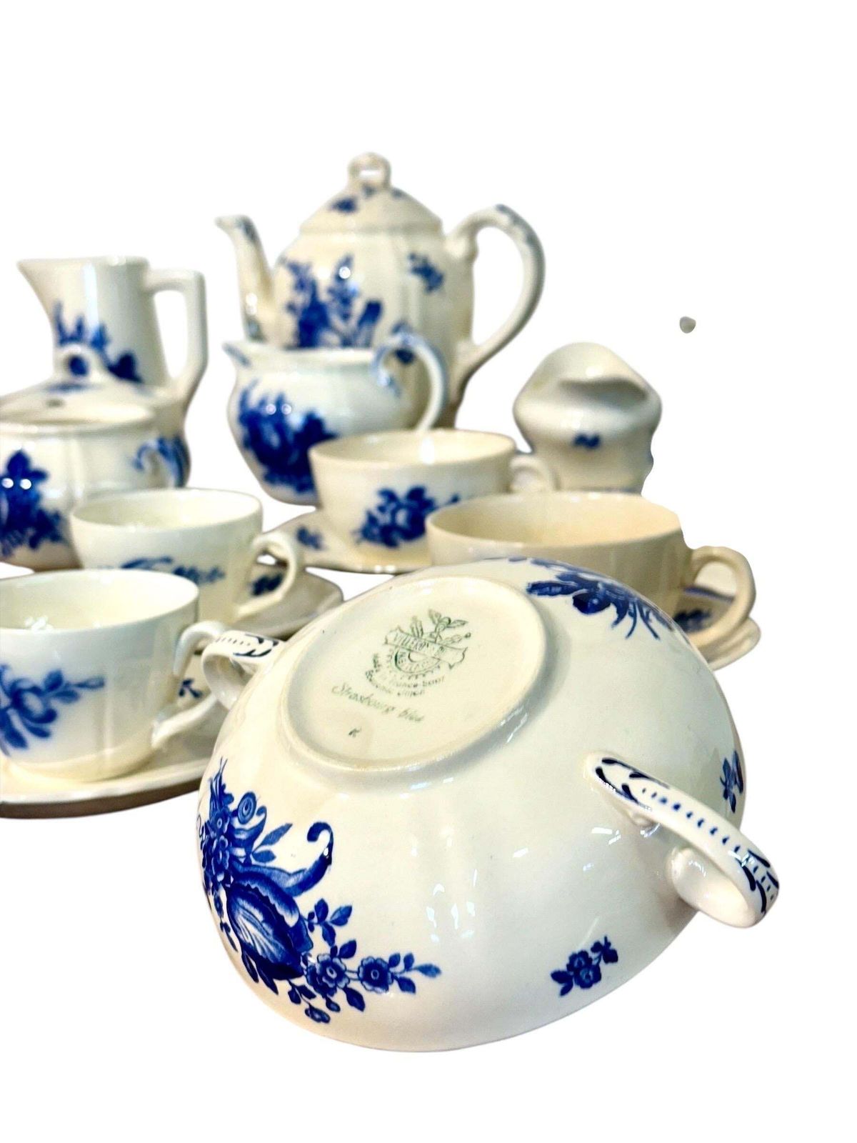 Villeroy & Boch Blue And White Faience Dinnerware Service, 29 Pieces photo Home Decor