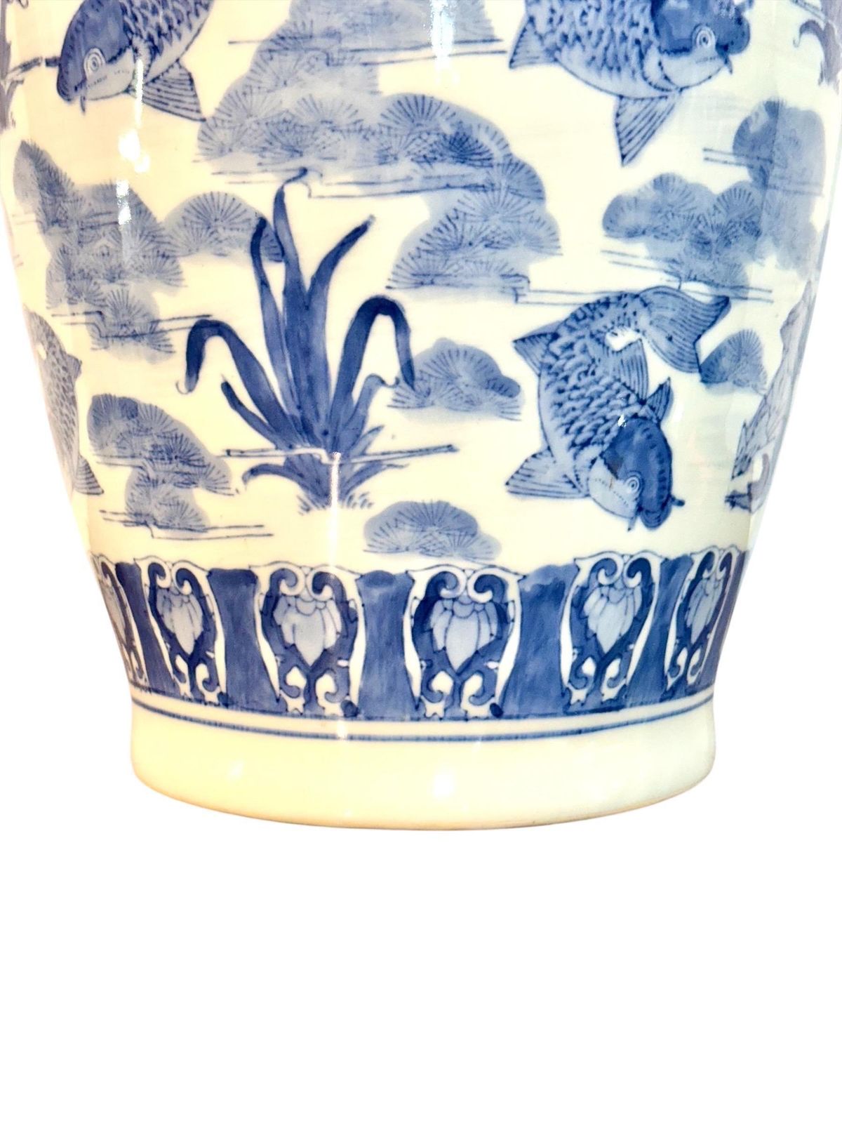 Large Chinese Blue And White Porcelain Vase With Koi Fish Motif photo Home Decor