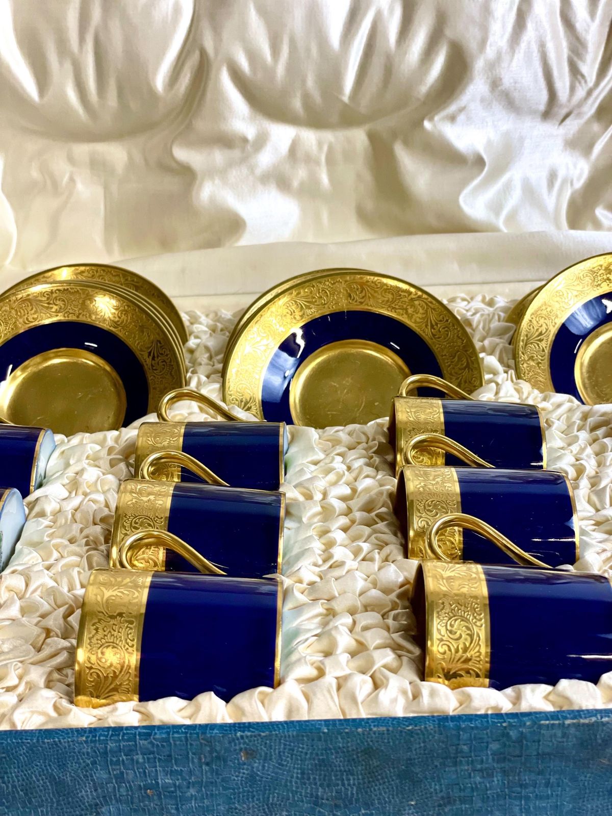 Limoges Coffee Set For 12 In Blue And Gold, Early 20th Century photo vinterior