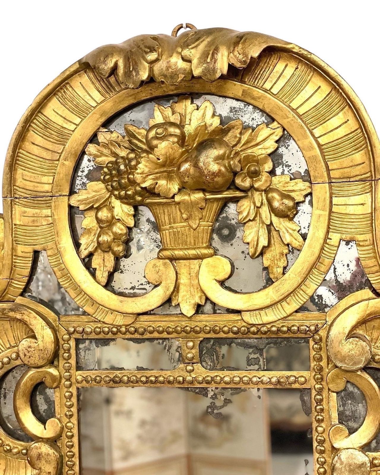 4496.0 18th Century Rare Giltwood Parcloses Mirror With Wig Stand Arm photo