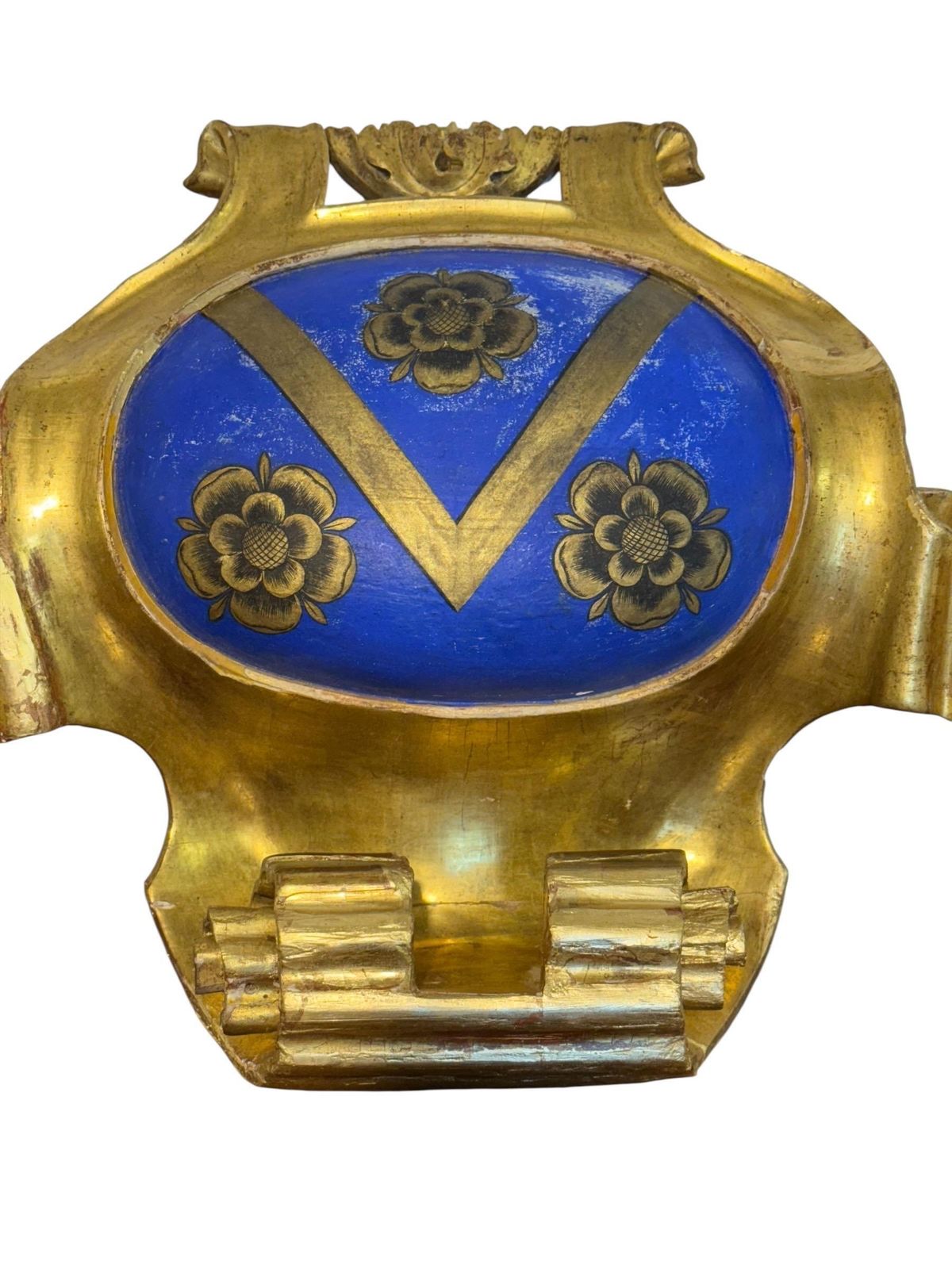 1820.0 19th Century Giltwood Armorial Escutcheon With Painted Chevron And Roses photo