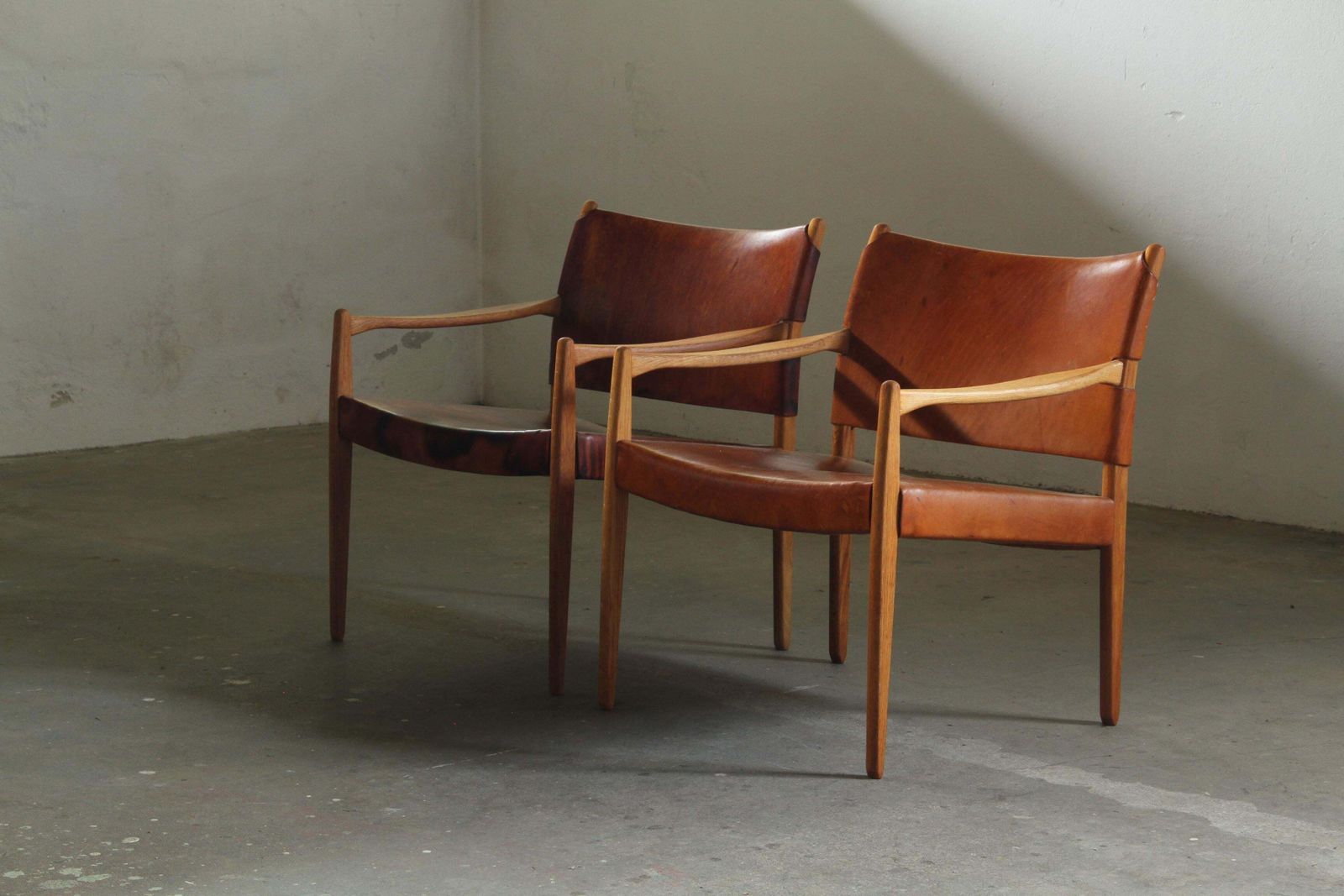 Pair Of Vintage Per Olof Scotte "Premier 69" Oak Armchairs In Cognac Leather photo Furniture