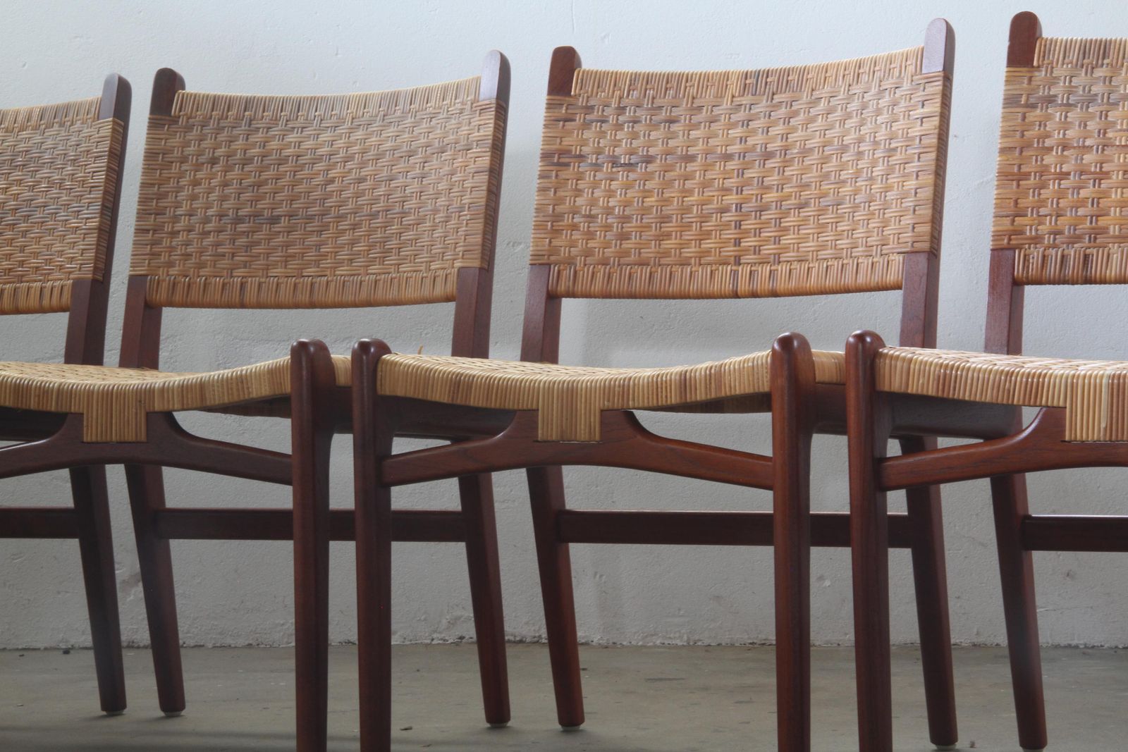 Hans J. Wegner Dining Chairs In Teak Model Ch 31 By Carl Hansen & Søn photo vinterior
