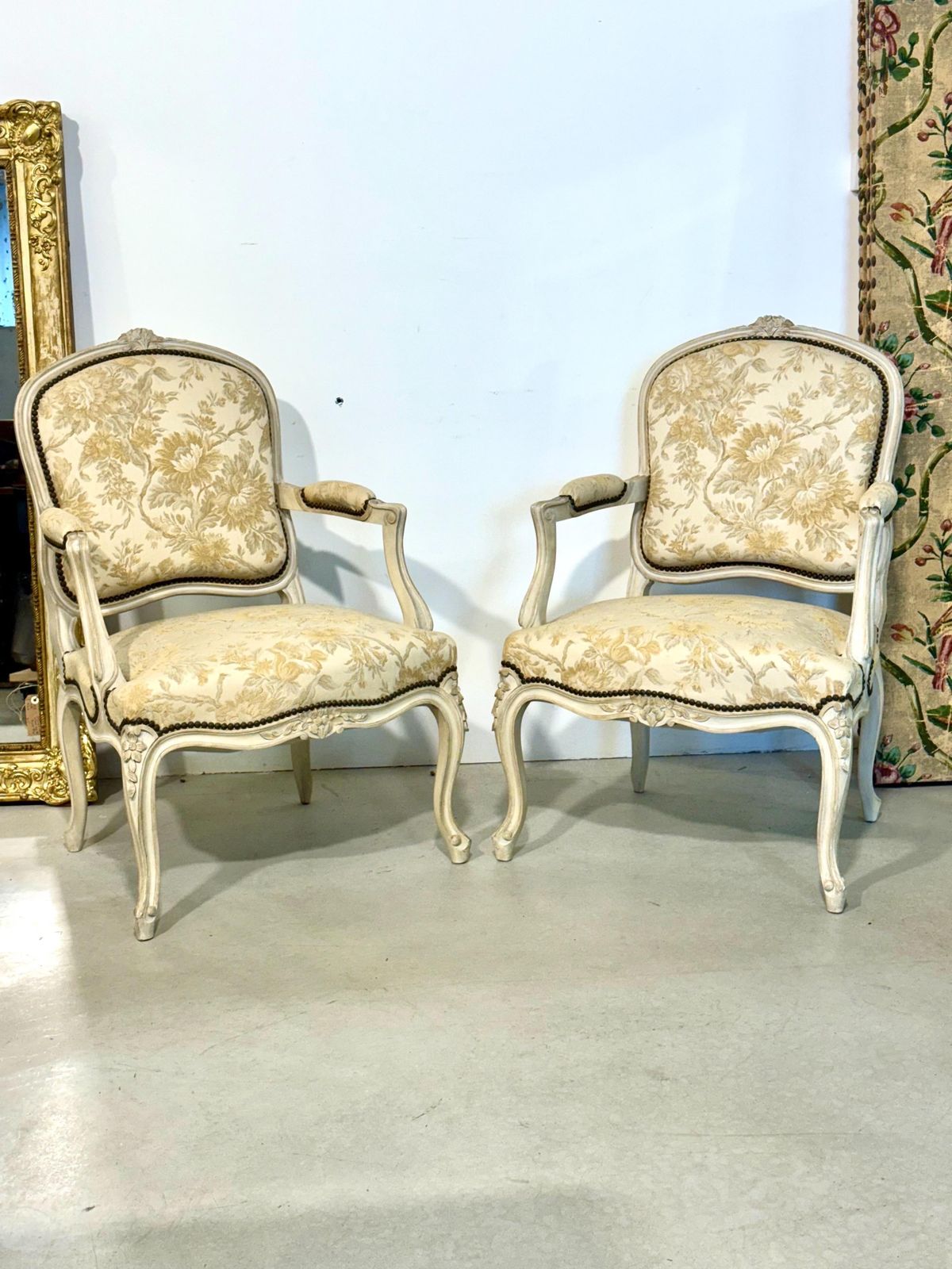 photo furniture Pair Of  Louis XV Style 'Fauteuils à La Reine' Armchairs, 19th Century