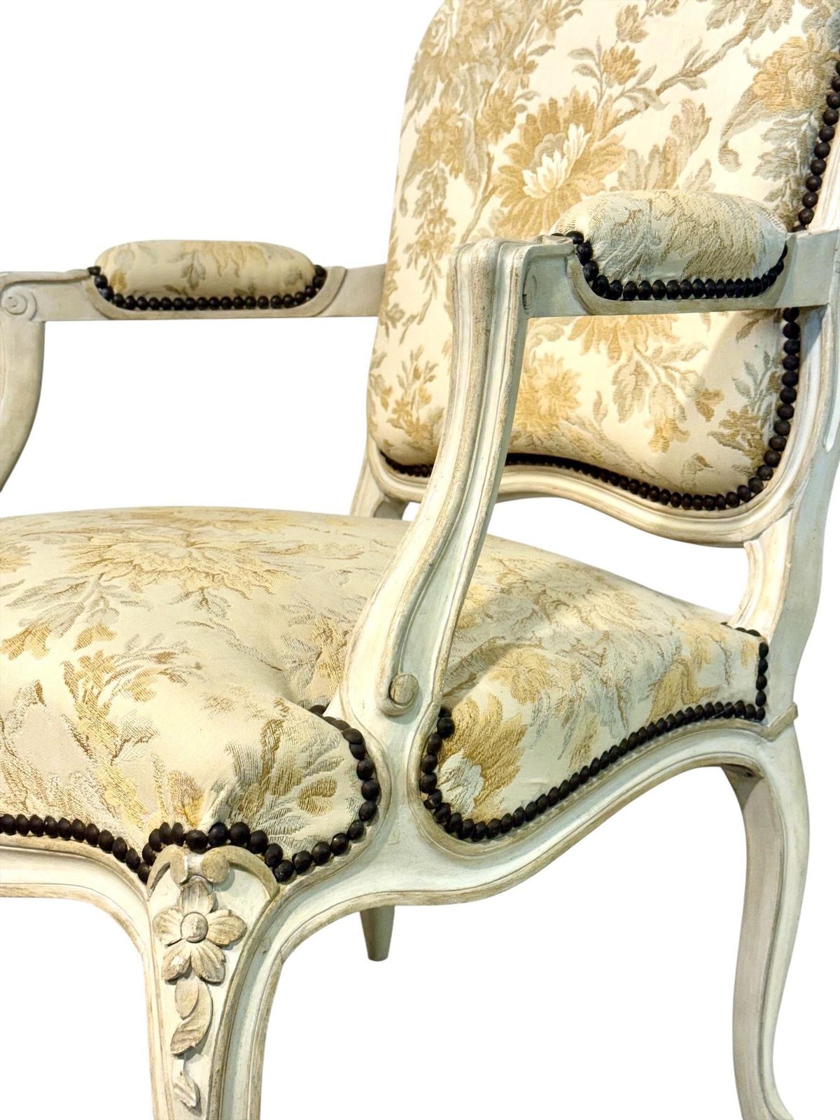 photo buy Pair Of  Louis XV Style 'Fauteuils à La Reine' Armchairs, 19th Century