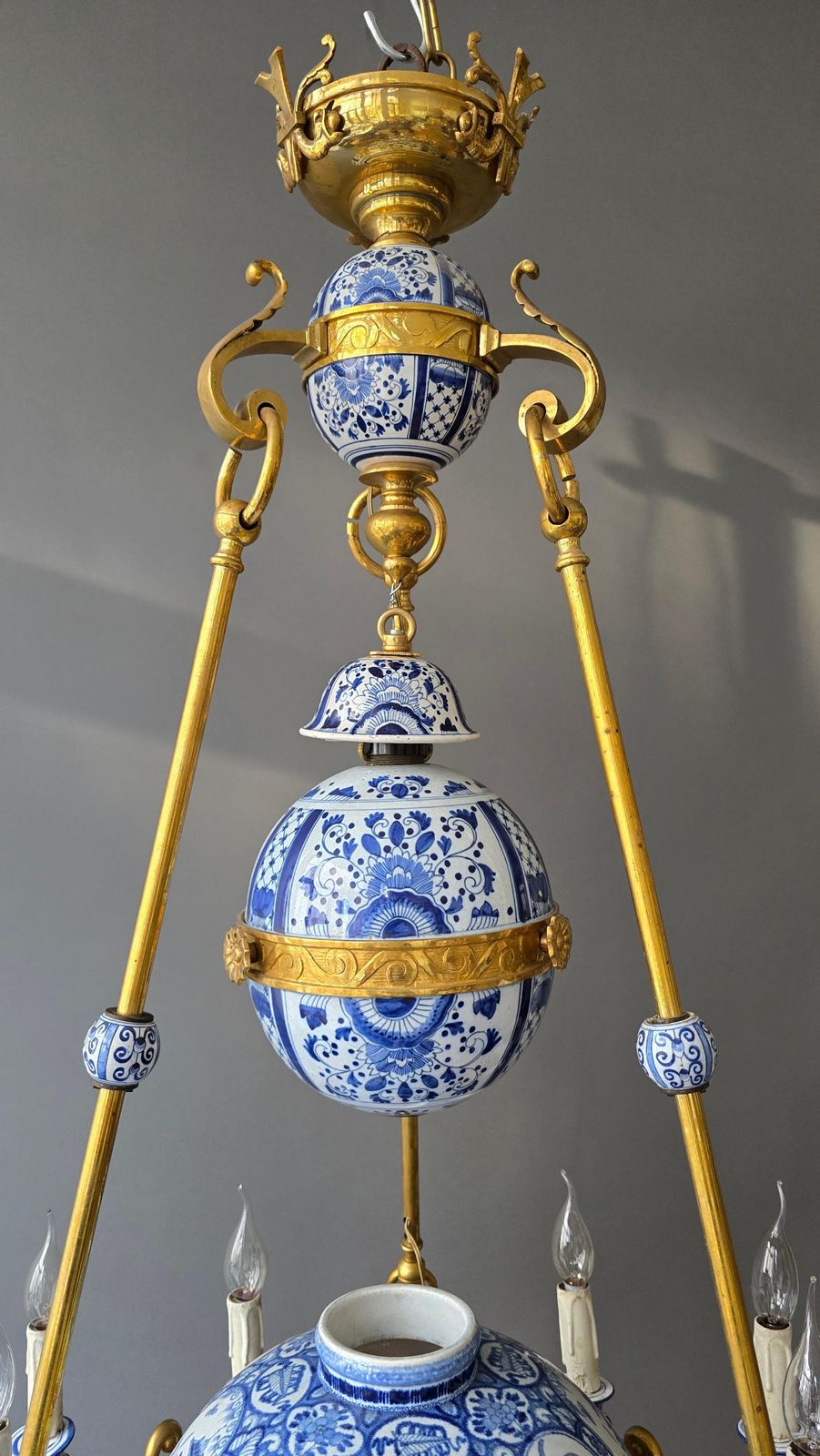 photo furniture Monumental 19th Century Dutch Delftware And Gilt Bronze Chandelier With Griffin
