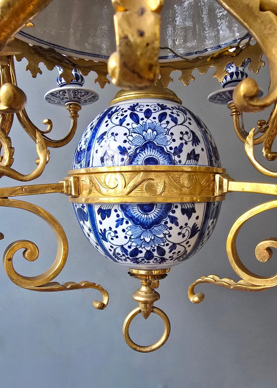 18359.0 Monumental 19th Century Dutch Delftware And Gilt Bronze Chandelier With Griffin photo