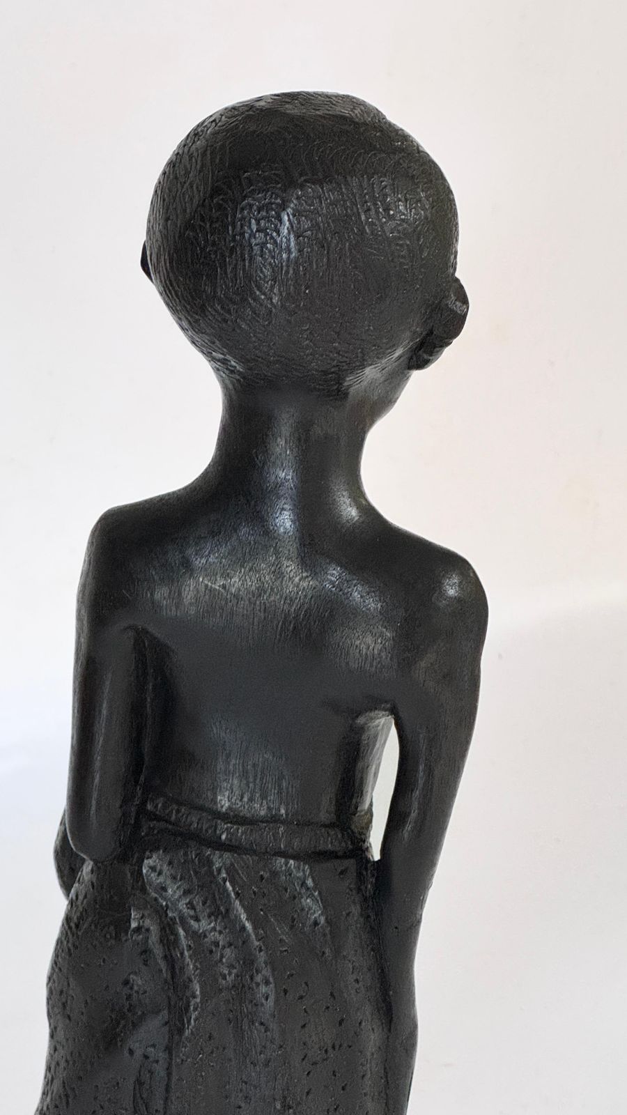 1950s French Wooden Female Sculpture – Expressive Carved Figure With Draped Skir photo vintage