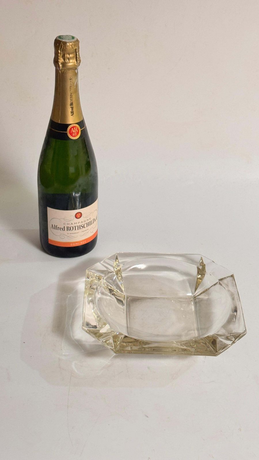 Large 1970s French Faceted Glass Ashtray – Transparent With Yellow Reflections photo furniture