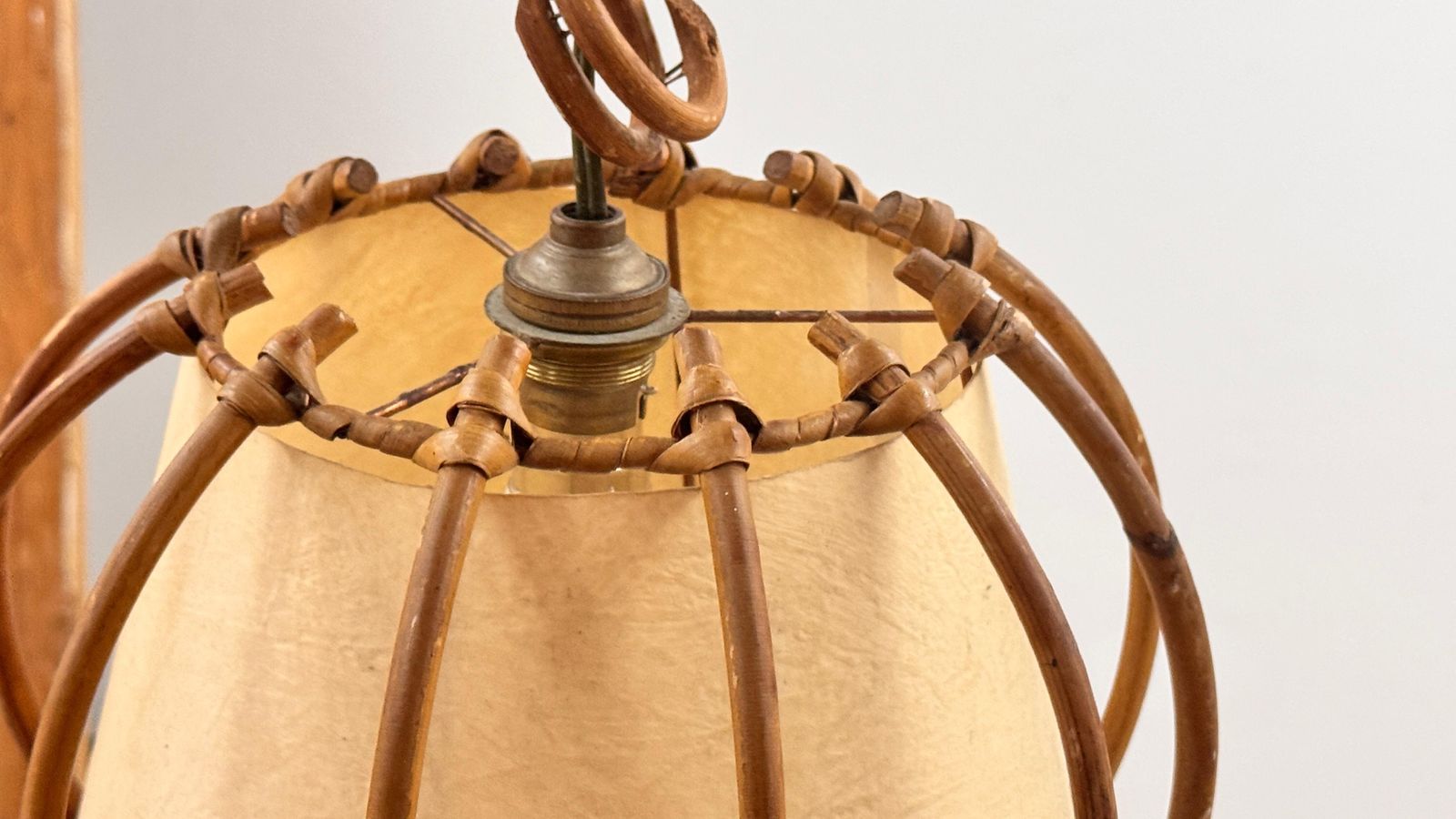 1960s French Wicker & Paper Pendant Light – Sculptural Southern Design photo vinterior