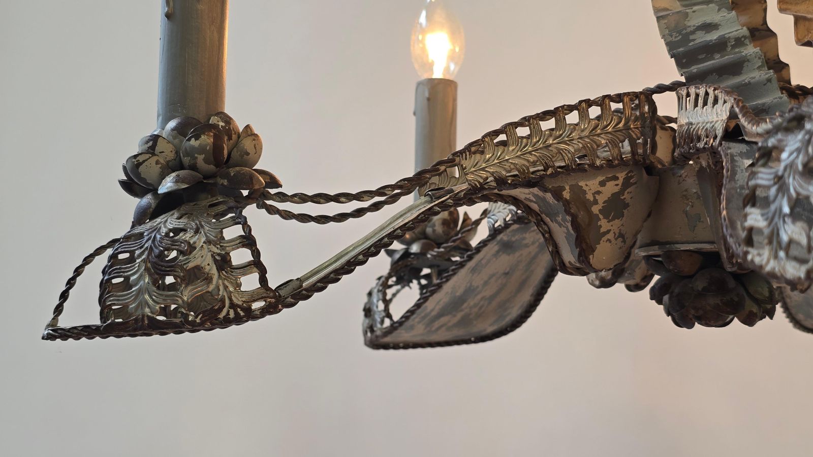 Rare Surrealist “High Heel Shoe” Tôle Chandelier, 5 Light, France, Ca. 1950s photo vintage