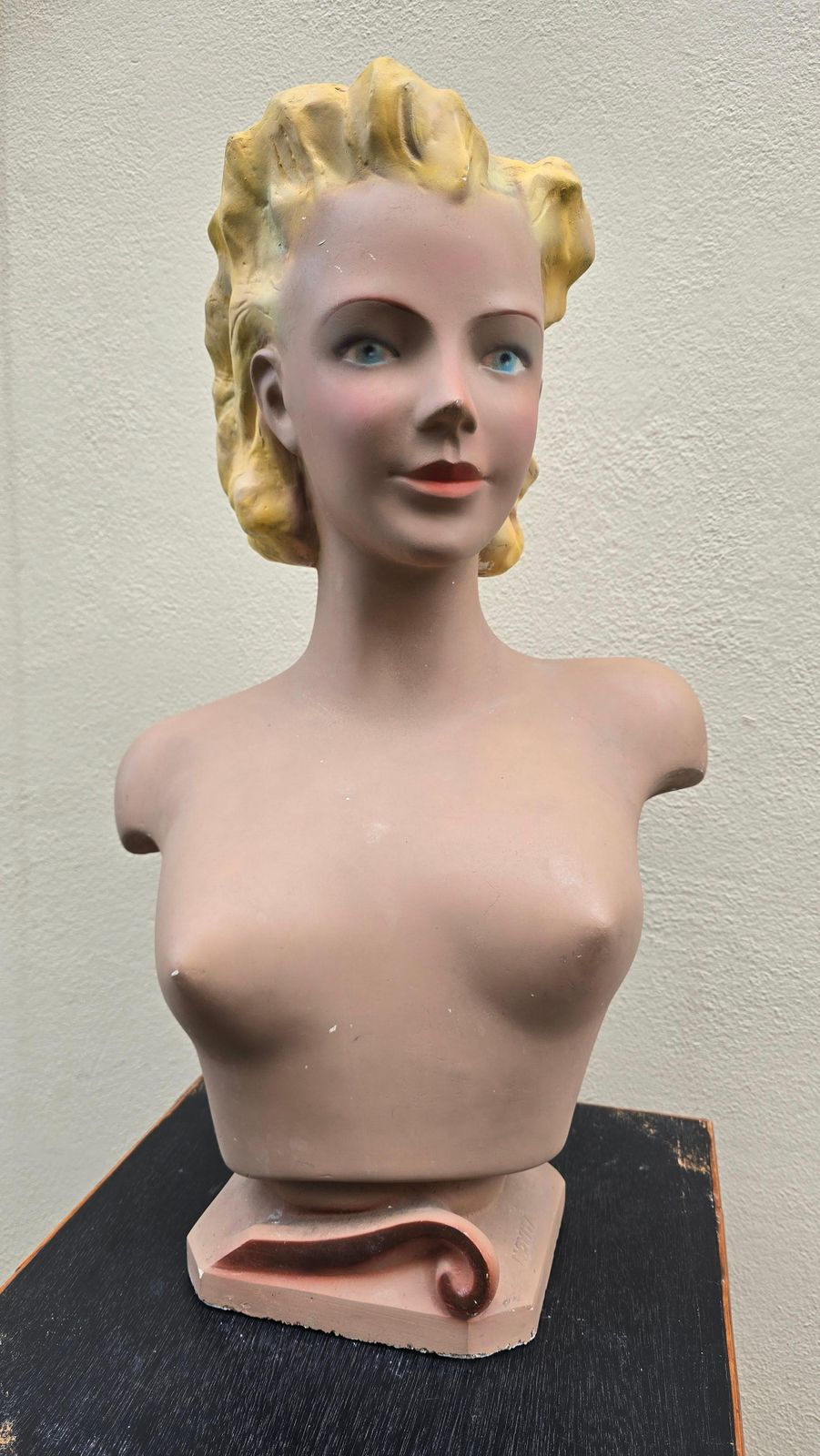 Large 1950s Novita Plaster Bust – Art Deco / Hollywood Regency Mannequin Display photo vinterior
