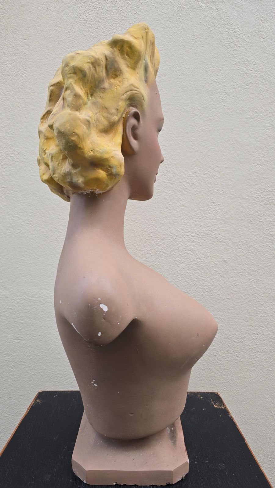 photo vinterior Large 1950s Novita Plaster Bust – Art Deco / Hollywood Regency Mannequin Display