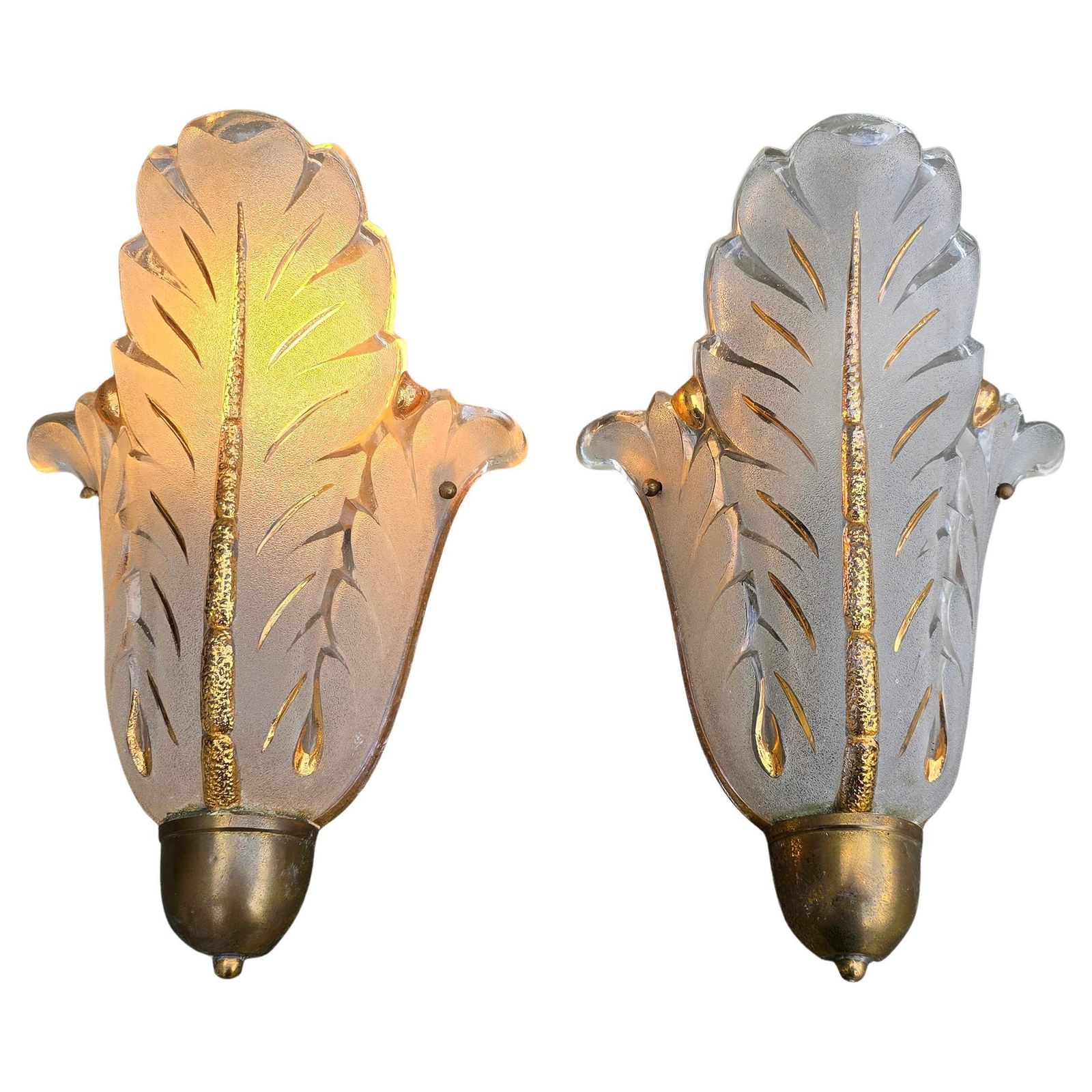 Pair Of Murano Glass Wall Sconces, Leaf Design With Gold Details, Italy, 1950s photo Lighting