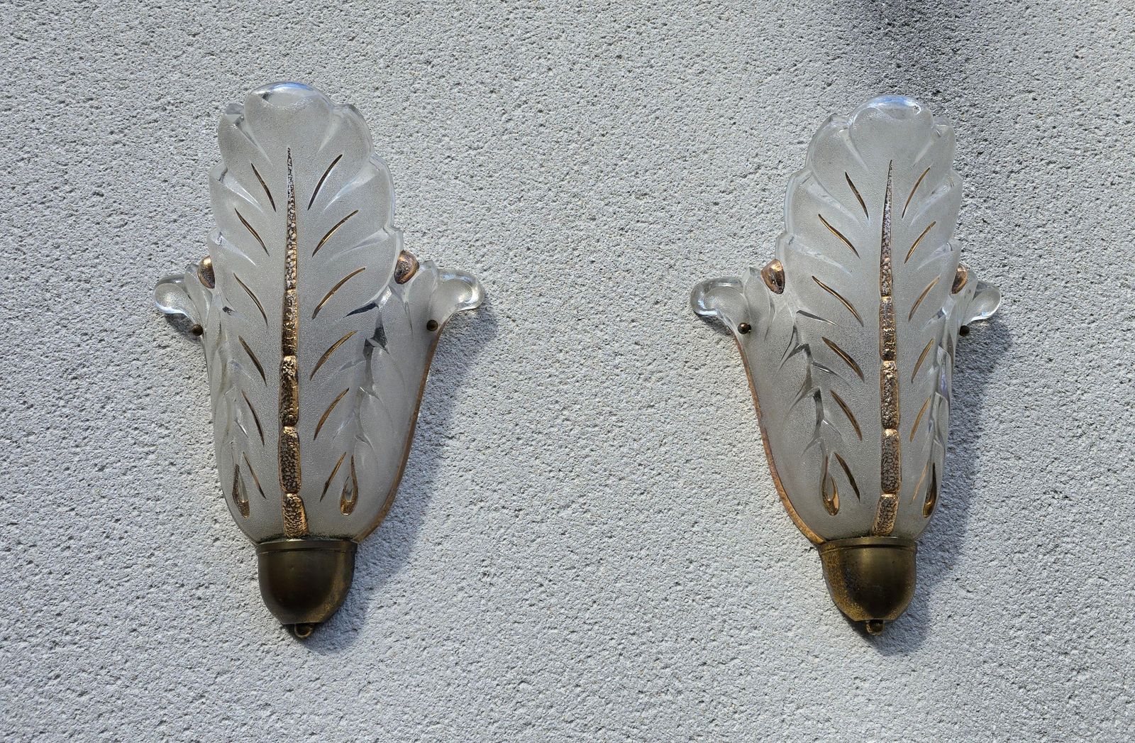 Pair Of Murano Glass Wall Sconces, Leaf Design With Gold Details, Italy, 1950s photo vintage