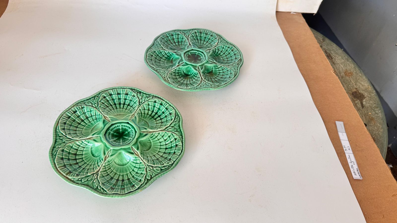 Set Of 2 French Green Majolica Plates – Sarreguemines Manufacture – 20th Century photo Home Decor