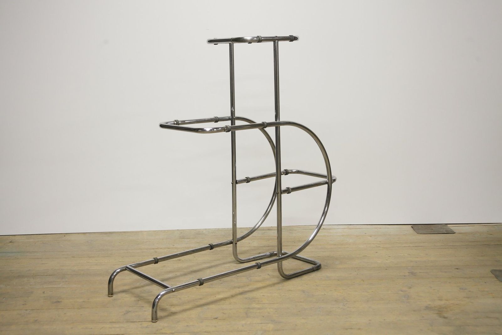 photo vinterior Tubular Chrome Flower Stand By Hynek Gottwald, 1940s