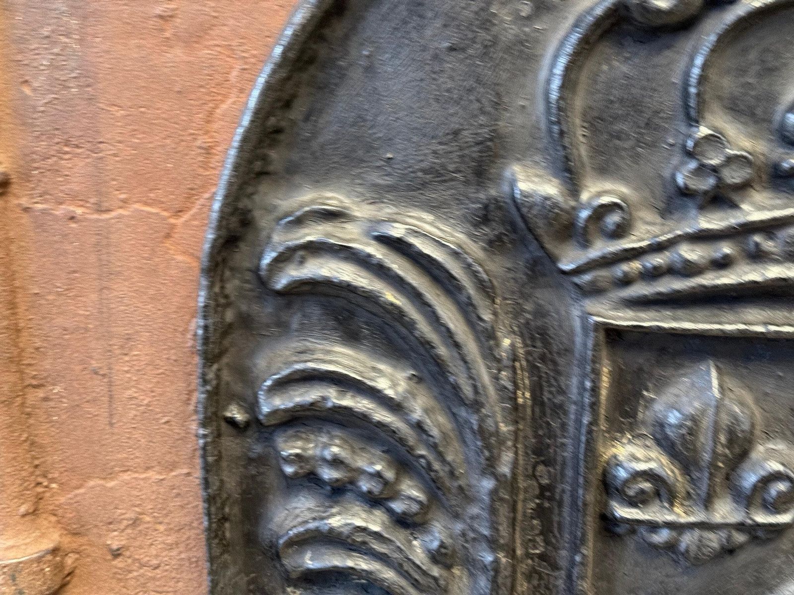 French Louis XV Style 'Arms Of France' Fireback / Backsplash, 20th Century photo vinterior