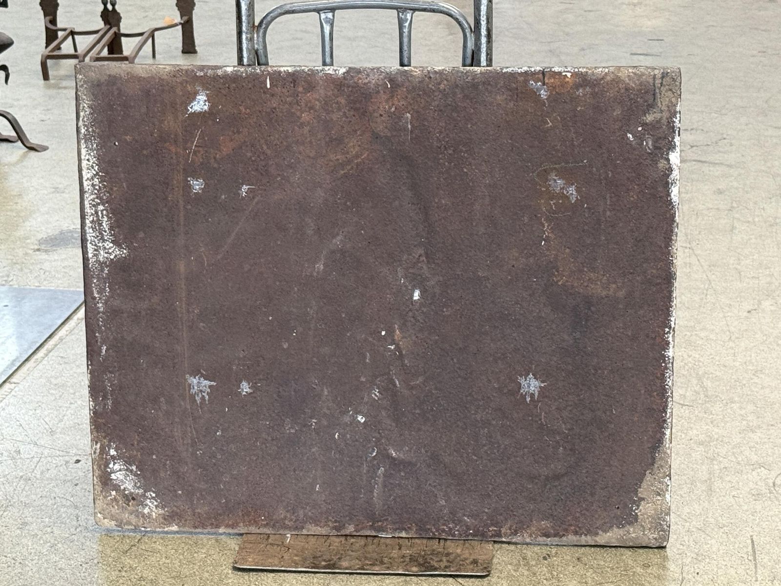 photo vinterior 18th Century French Fireback / Backsplash 'Pillars With Medieval Ihs Monogram'