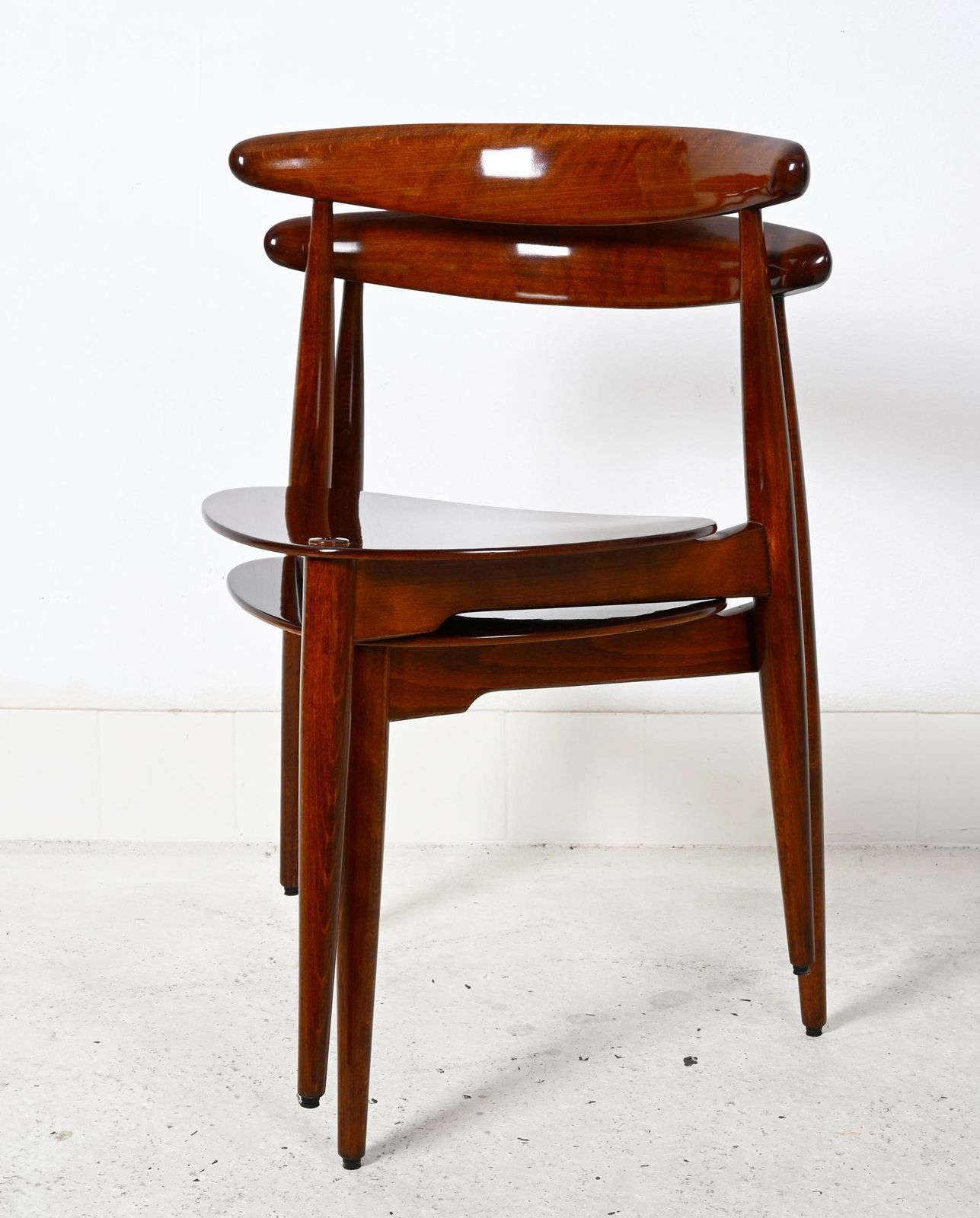 photo vintage Pair Of Hans J. Wegner Chair Fh 4103 Heart Chair