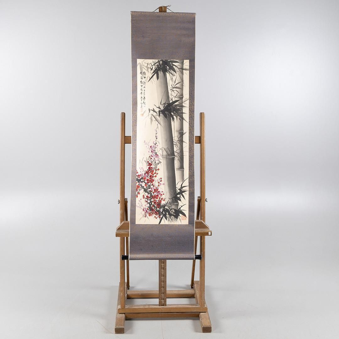 Set Of Two Chinese Scroll Painting photo vinterior